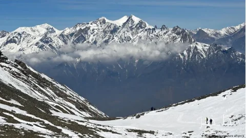 دو کشته و چندین مفقود در اثر بهمن در نپال