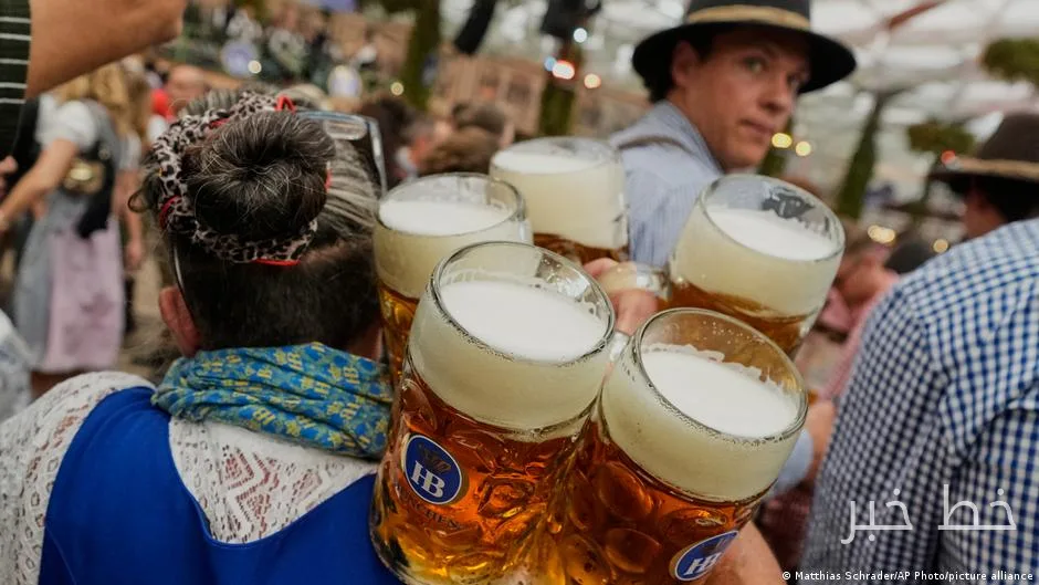 Mitarbeiter des Münchner Oktoberfests fordern mehr Respekt