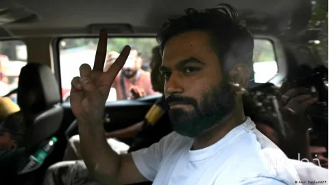 Abhijit Deepak, Gründer der Janata Kachroach-Partei, nach Festnahme freigelassen