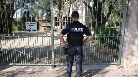 French police arrest five suspects for theft from the Renoir museum
