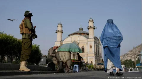 دستگیری ۵۲ زن و یک دختر در افغانستان به خاطر نقض قوانین پوشش