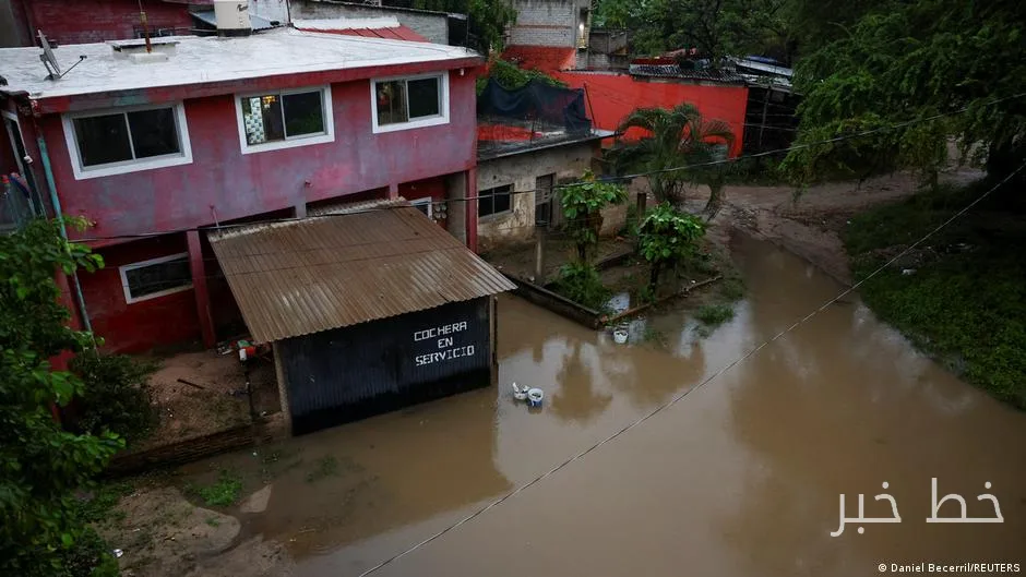 Hurricane Simon Affects the Pacific Coast of Mexico