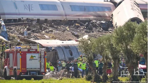 Tod von 64 Personen bei einem Zugunglück in Spanien