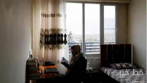 Afghanische Frauen könnten einen der letzten Wege zur Hochschulbildung verlieren